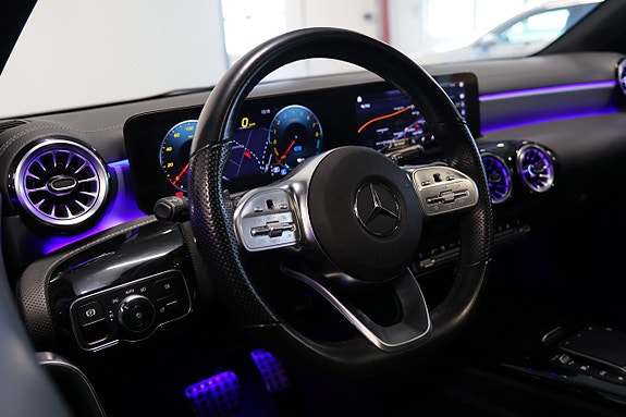 Mercedes-Benz CLA250 e 13 of 27