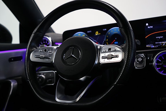 Mercedes-Benz CLA250 e 14 of 27
