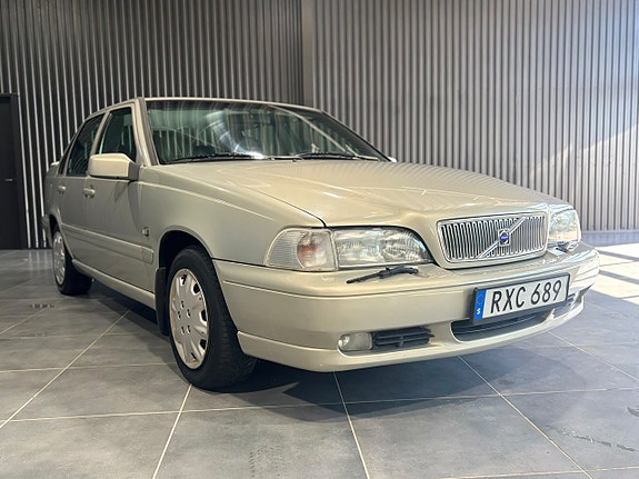 Volvo S70 2 of 11