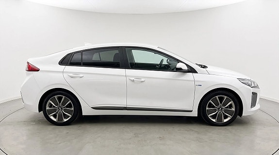 Hyundai IONIQ 3 of 24