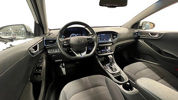 Hyundai IONIQ 8 of 24