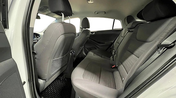 Hyundai IONIQ 12 of 24