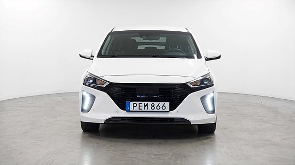 Hyundai IONIQ 2 of 24