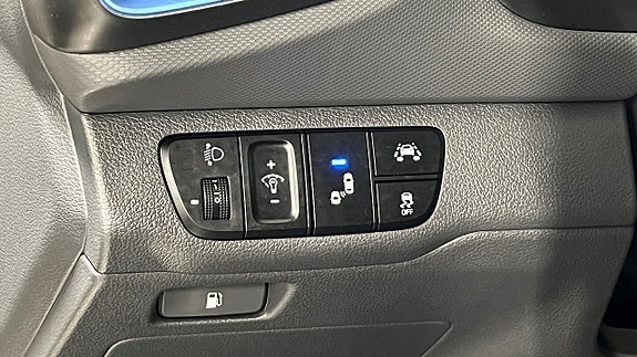 Hyundai IONIQ 18 of 24