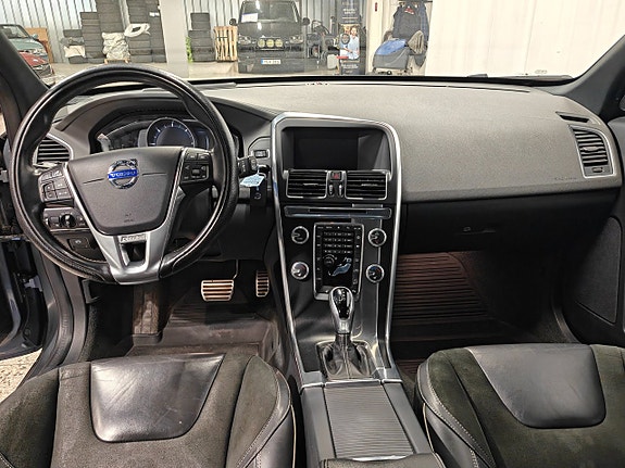 Volvo XC60 14 of 24