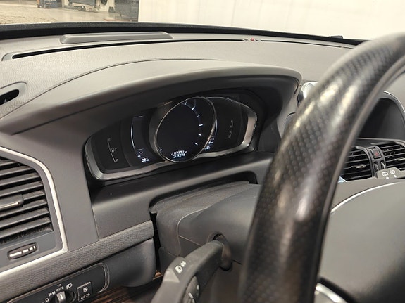 Volvo XC60 16 of 24