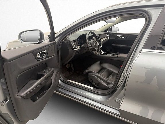 Volvo V60 12 of 30