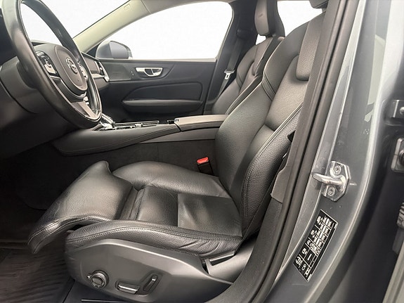 Volvo V60 13 of 30