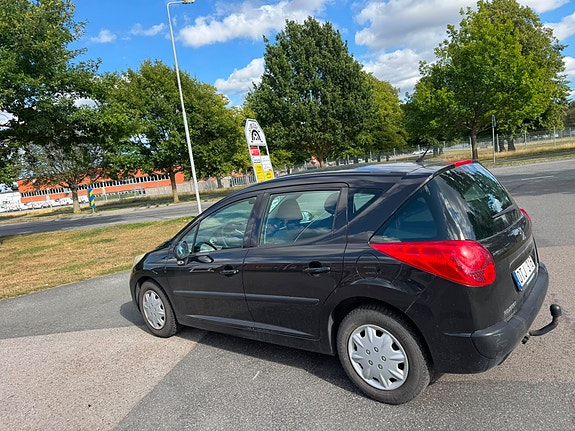Peugeot 207 SW 4 of 7