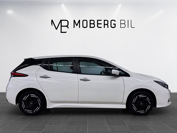 Nissan Leaf 5 of 16