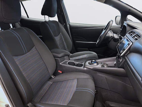 Nissan Leaf 11 of 16