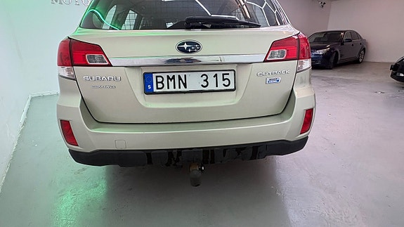 Subaru Outback 11 of 24