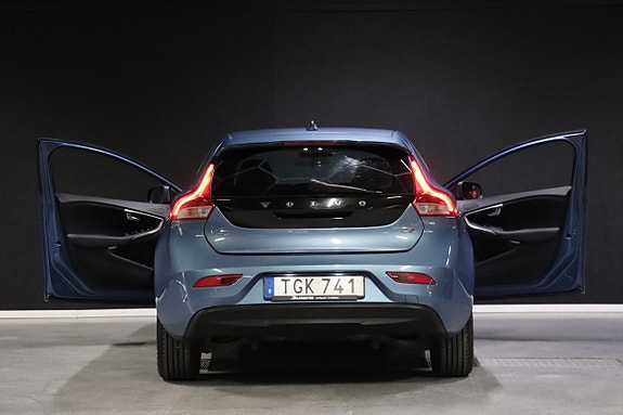 Volvo V40 8 of 22