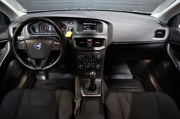 Volvo V40 17 of 22