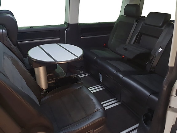 Volkswagen Multivan 17 of 24