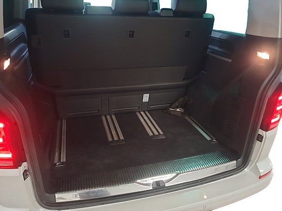 Volkswagen Multivan 18 of 24