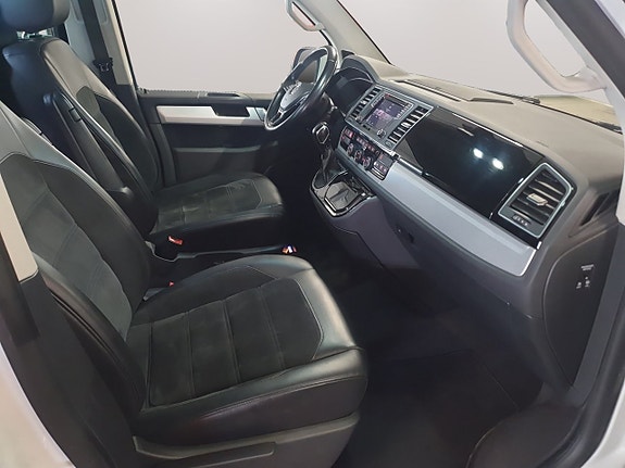 Volkswagen Multivan 12 of 24