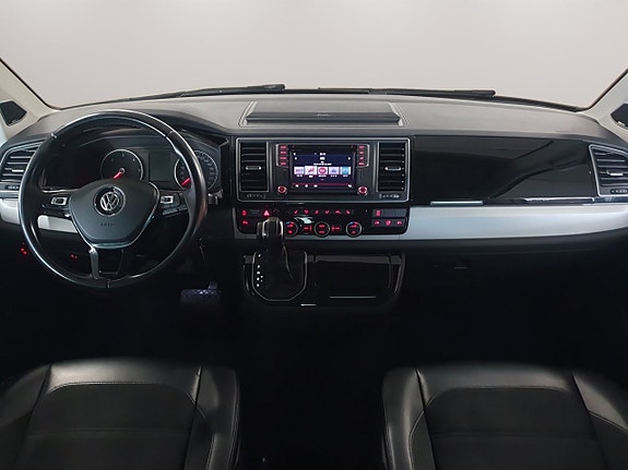 Volkswagen Multivan 13 of 24