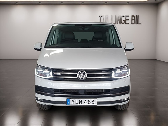 Volkswagen Multivan 8 of 24