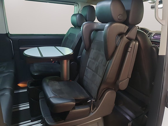 Volkswagen Multivan 15 of 24