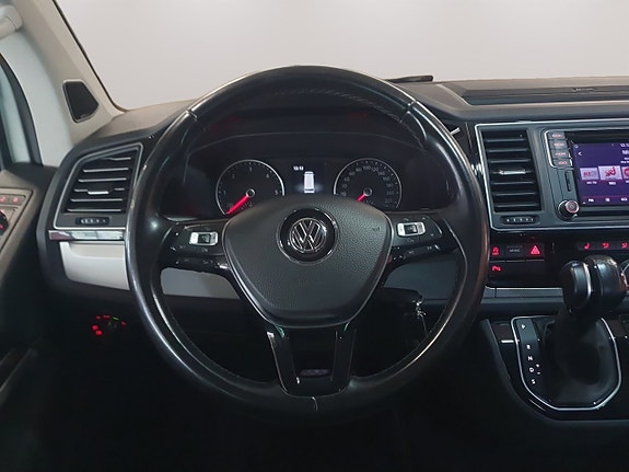 Volkswagen Multivan 19 of 24