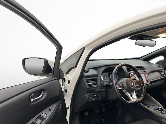 Nissan Leaf 12 of 30