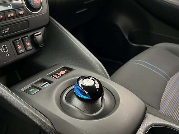 Nissan Leaf 26 of 30