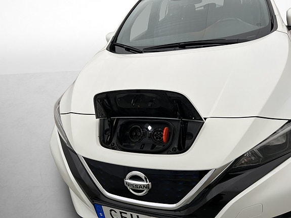 Nissan Leaf 27 of 30