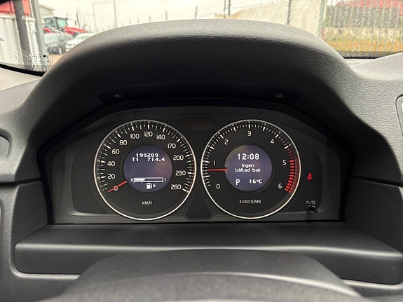 Volvo XC70 13 of 21