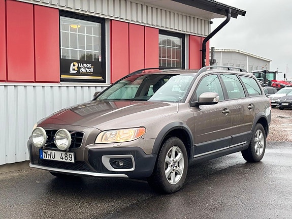 Volvo XC70 2 of 21