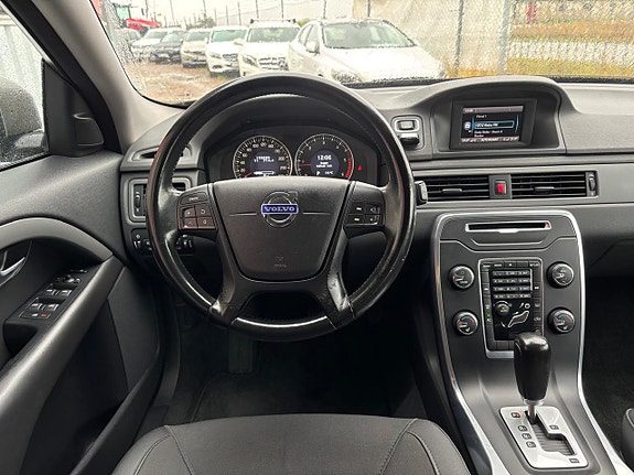 Volvo XC70 10 of 21