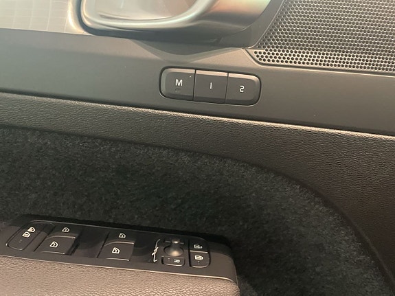 Volvo XC40 12 of 14