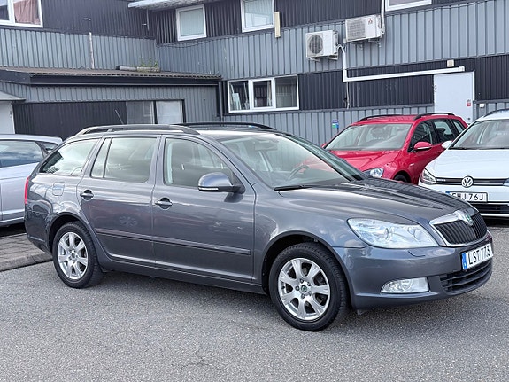 Skoda Octavia 2 of 9