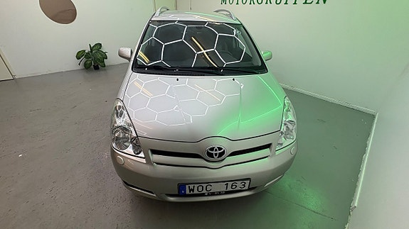 Toyota Corolla Verso 6 of 13