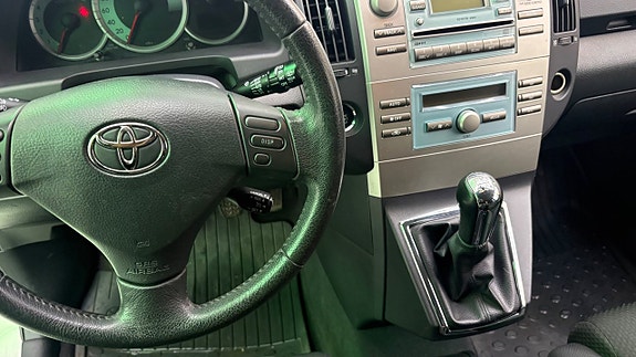 Toyota Corolla Verso 11 of 13