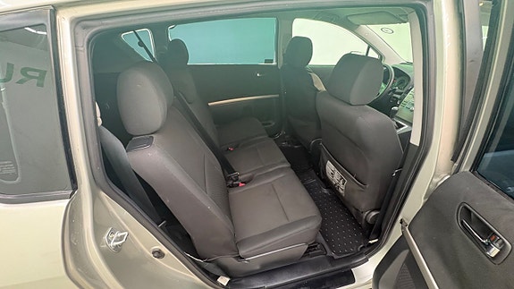 Toyota Corolla Verso 9 of 13