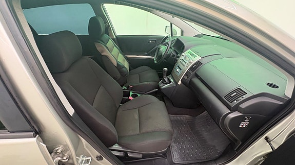 Toyota Corolla Verso 8 of 13