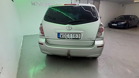 Toyota Corolla Verso 4 of 13