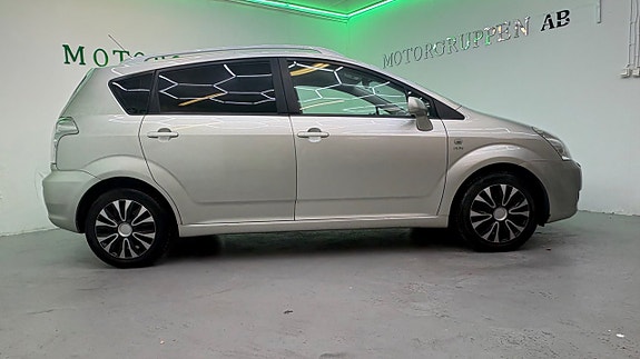 Toyota Corolla Verso 2 of 13