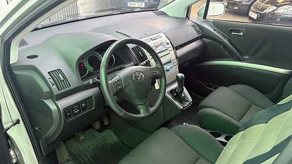 Toyota Corolla Verso 12 of 13