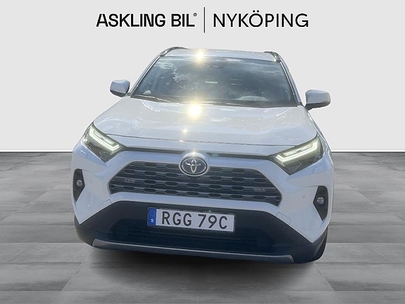 Toyota RAV4 5 of 11