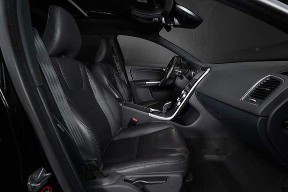 Volvo XC60 13 of 23