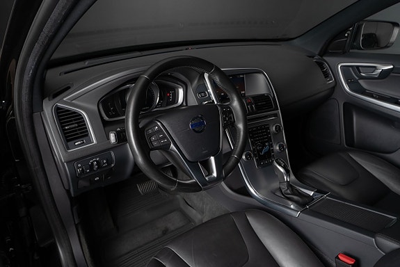 Volvo XC60 6 of 23