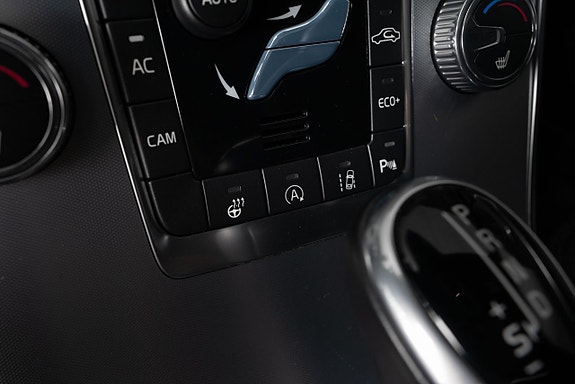 Volvo XC60 11 of 23