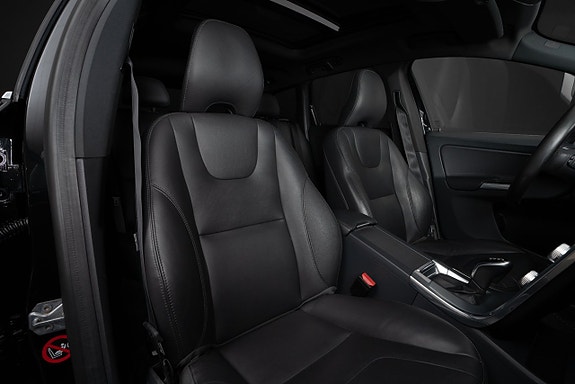 Volvo XC60 14 of 23