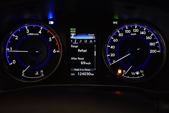 Toyota HiLux 17 of 19