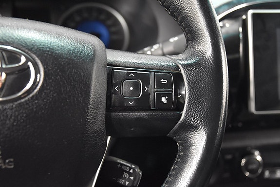 Toyota HiLux 11 of 19