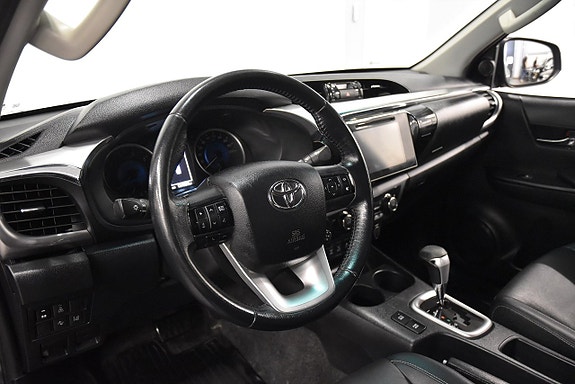 Toyota HiLux 9 of 19