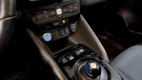 Nissan Leaf 14 of 18