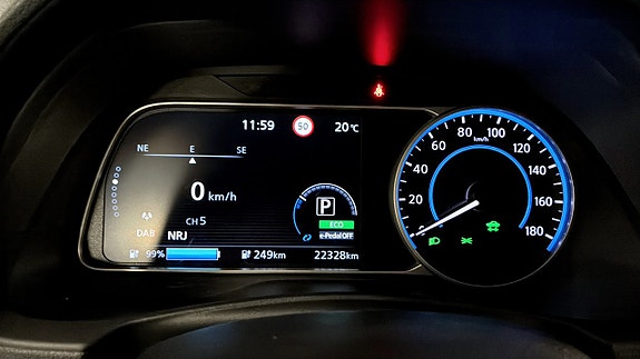 Nissan Leaf 16 of 18
